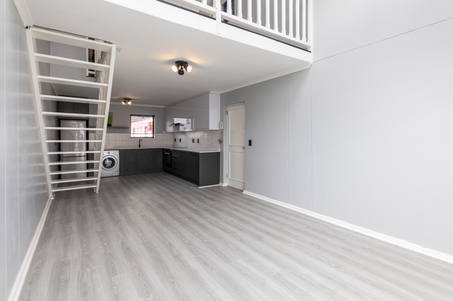 1 Bedroom Property for Sale in Green Point Western Cape